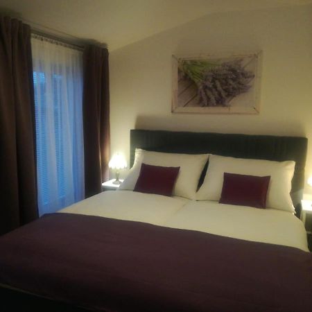 B&B Violet Karlsbad Exterior foto