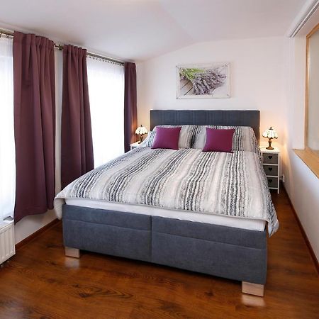 B&B Violet Karlsbad Exterior foto
