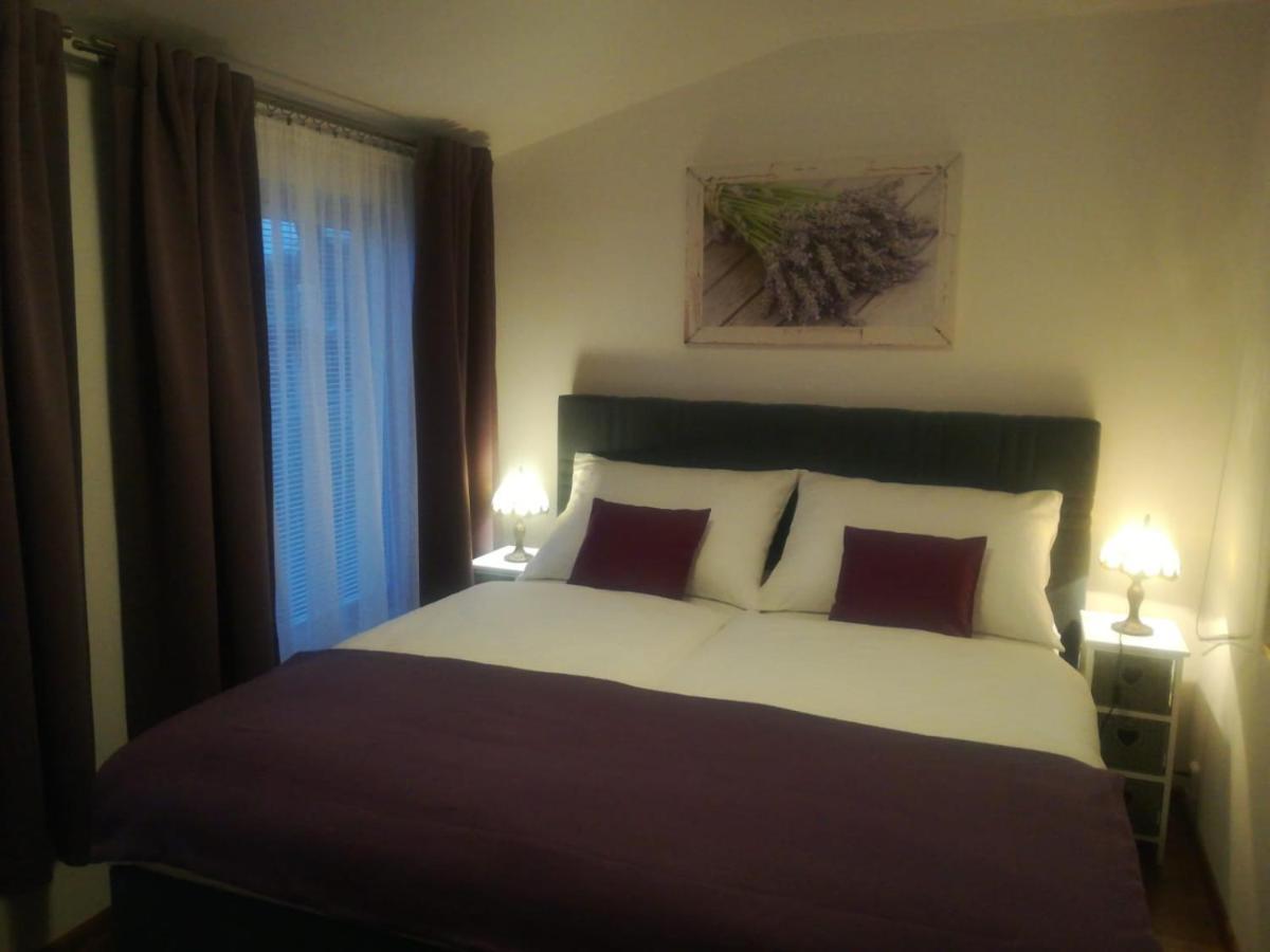 B&B Violet Karlsbad Exterior foto