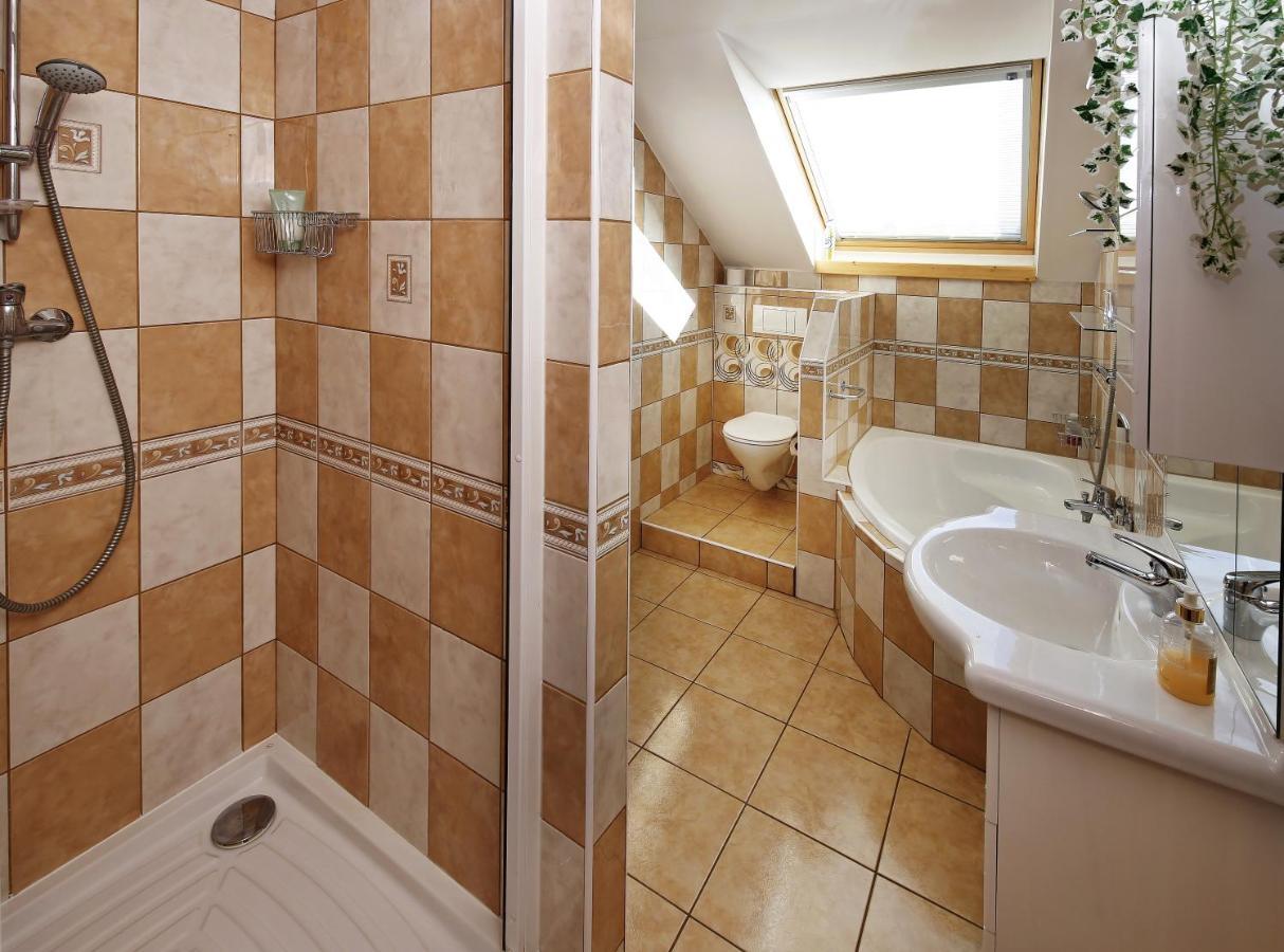 B&B Violet Karlsbad Exterior foto