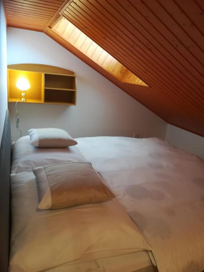 B&B Violet Karlsbad Exterior foto