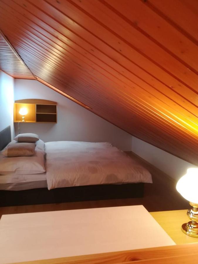 B&B Violet Karlsbad Exterior foto